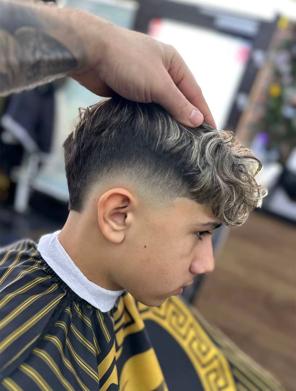 Taper Fade mit sauberem Styling